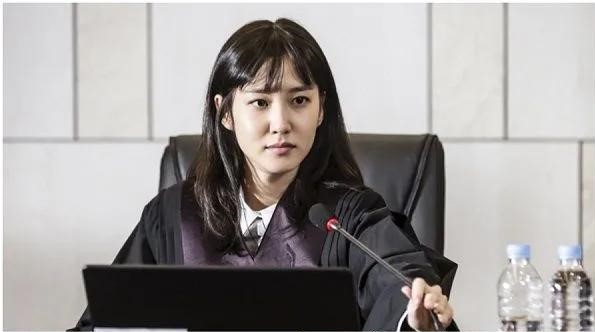 Căn cứ tạm ngừng và Hoãn phiên tòa dân sự